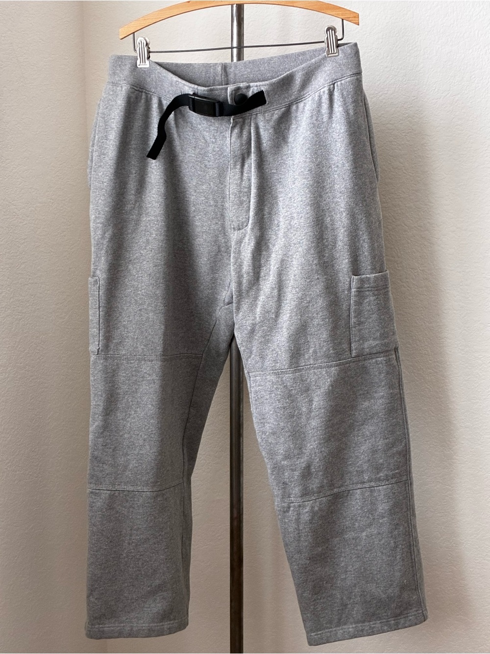 Duluth Trading Company sz L Belted Grey Cargo Sweatpants Like New